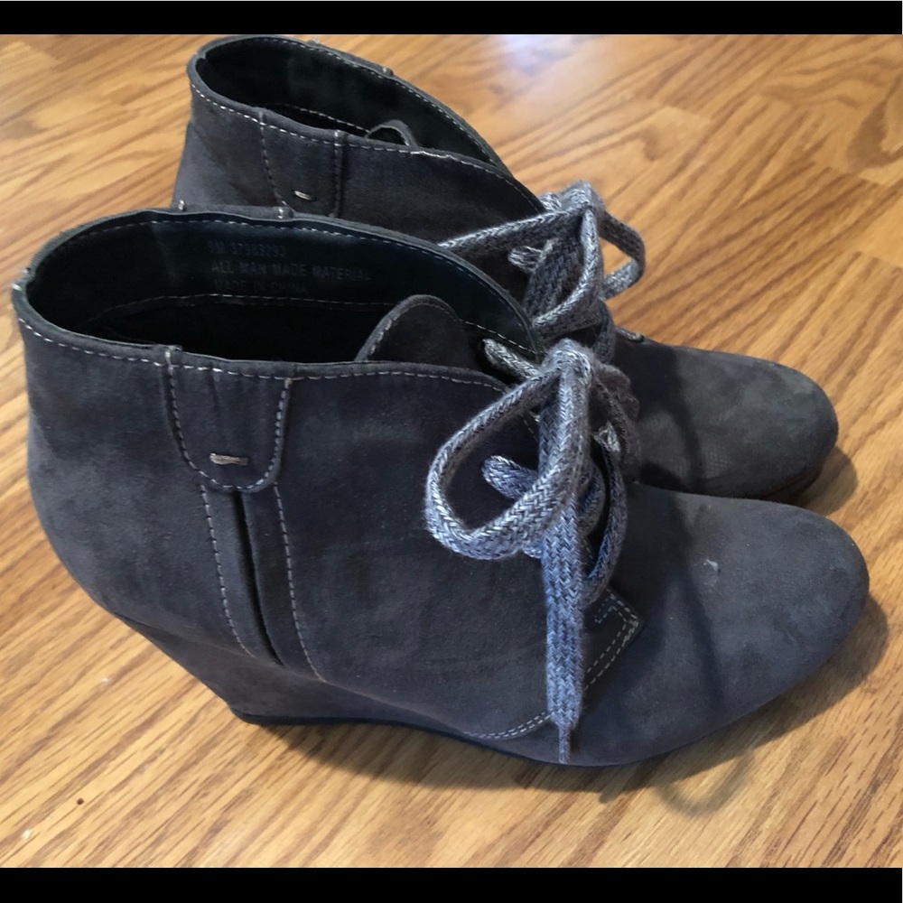 Gray wedge booties